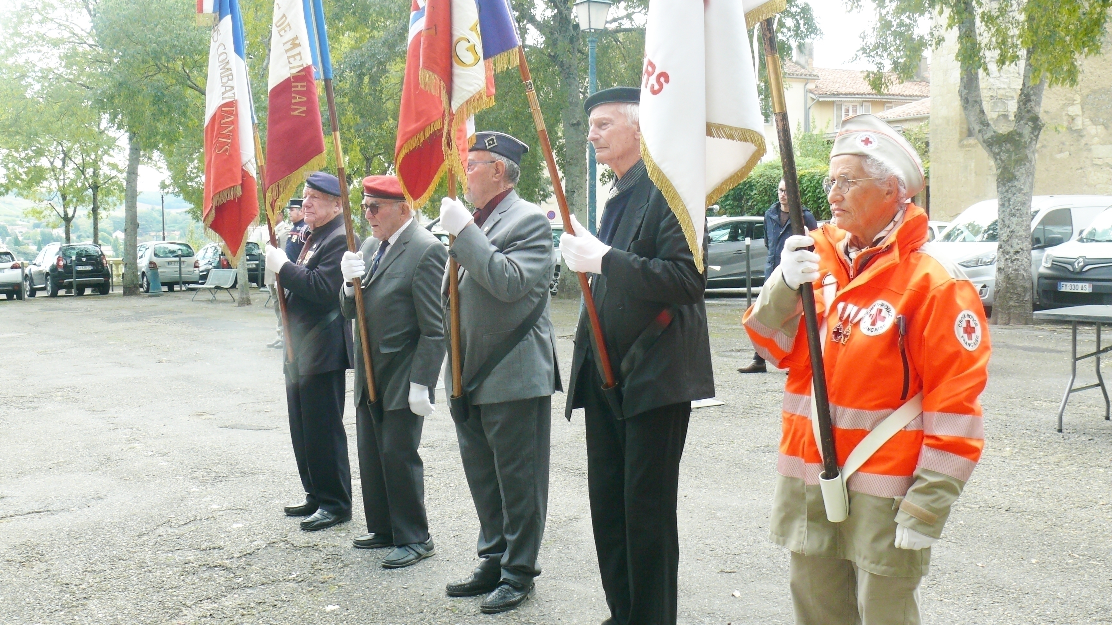 Les porte-drapeaux.
