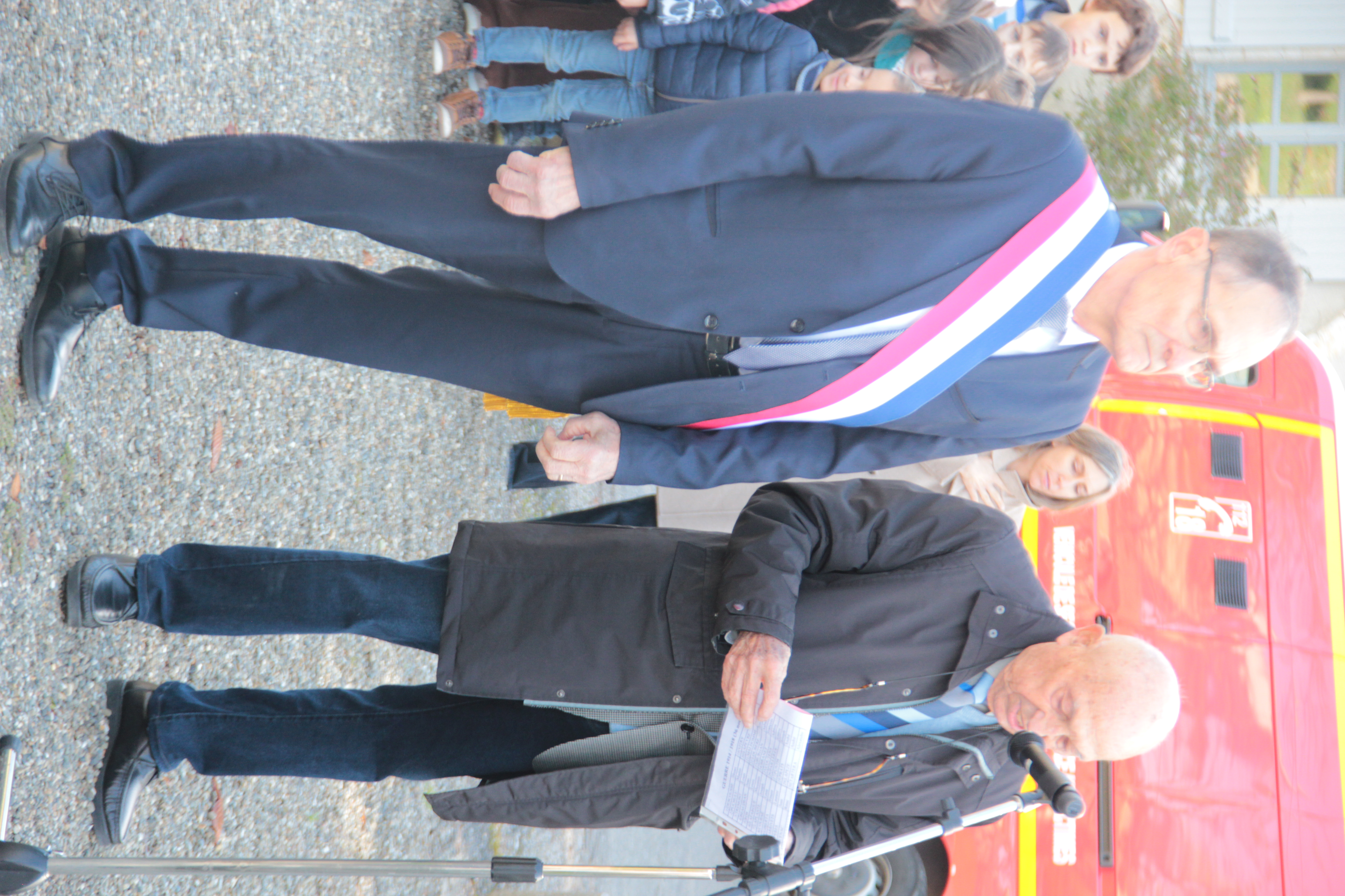 Guy Lapeyre, maire, et Georges Bedout.