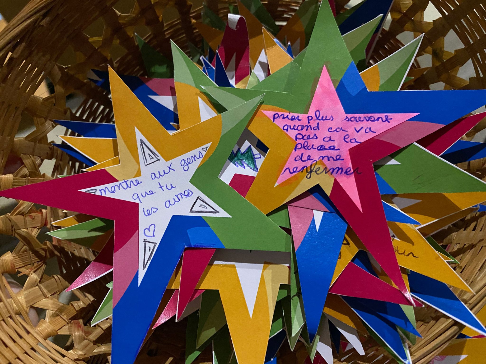 Des étoiles à message  pour la célébration