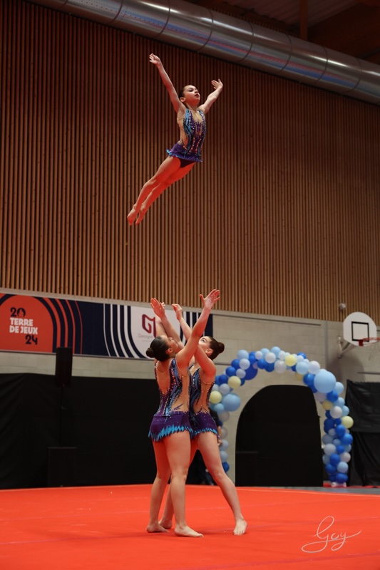 Compétition de gymnastique de niveau national.
