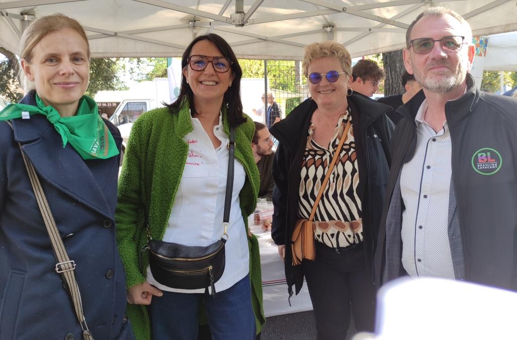 Anne Le Tellier, directrice du CFA, Pascale Salam, cheffe de cuisine, Isabelle Labart directrice de la Régie de quartier du Garros, Vincent Labart directeur du lycée Beaulieu,