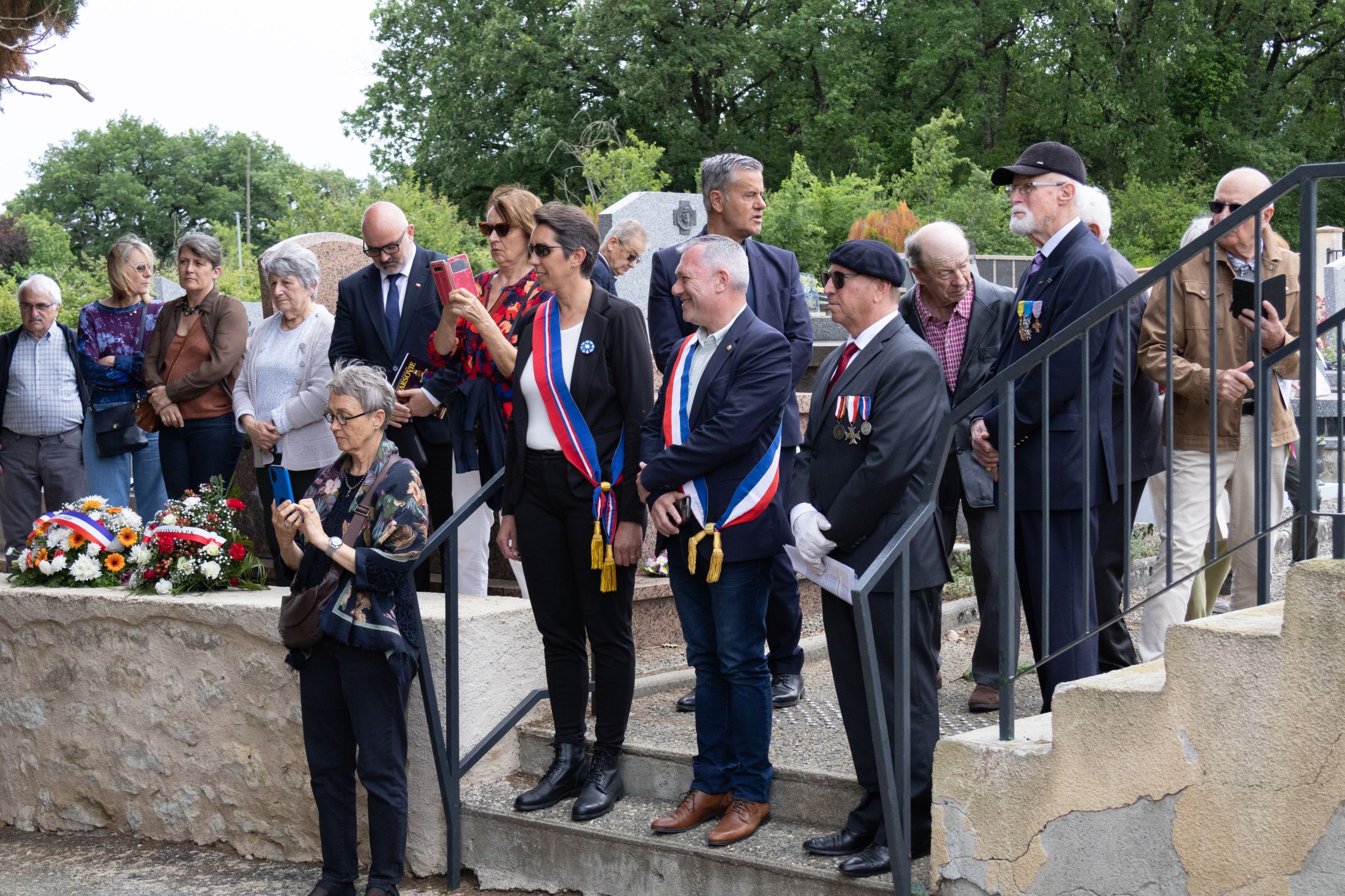 Les officiels, les Anciens combattants de Duran-Castin, la délégation polonaise, et des membres de l'ASPAD.jpg