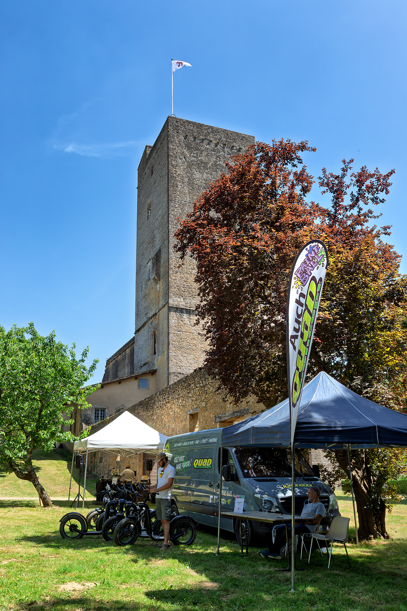 au pied de la Tour de Termes