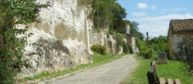 VALENCE SUR BAÏSE Les remparts aux bons soins de la Sauvegarde des remparts