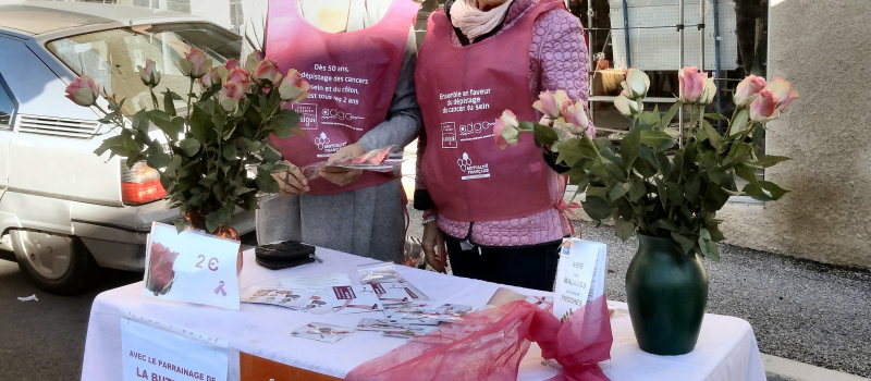 Les bénévoles de la Ligue sur le marché 