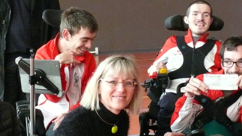 AUCH Le Rotary club offre un chèque de 1 000 euros aux "Twisters" 