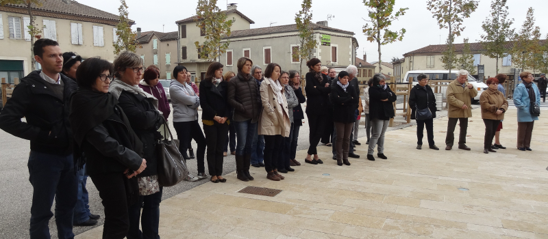 SEISSAN Une minute de silence , place Carnot 