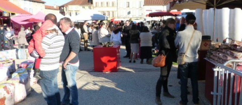 Marciac Un marché de Noël par un soleil radieux