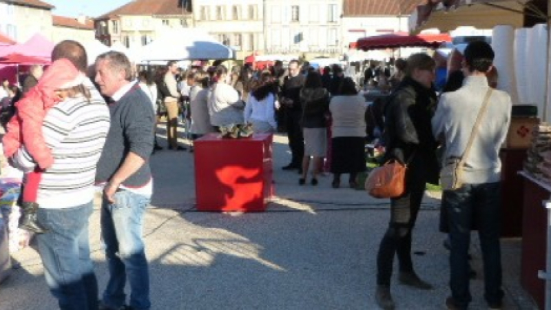 Marciac Un marché de Noël par un soleil radieux