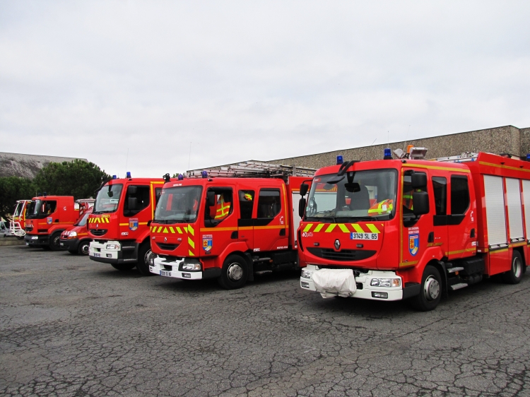 camions-de-pompiers-1048395674-1452719.jpg
