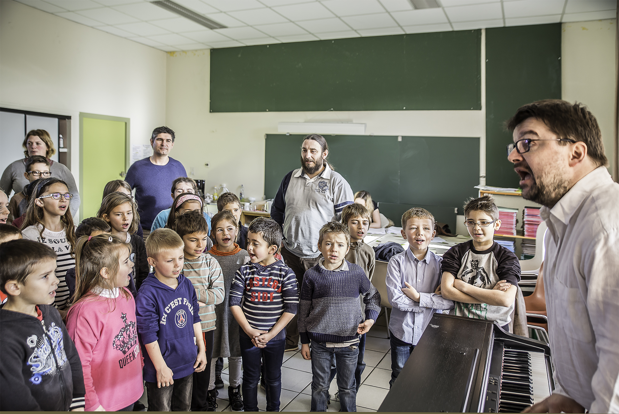 Julien Joubert et les enfants 1bis 200116.jpg