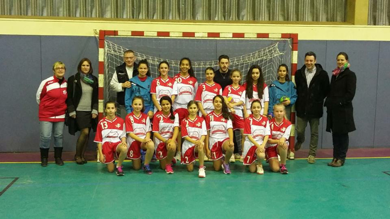 CONDOM / HANDBALL /