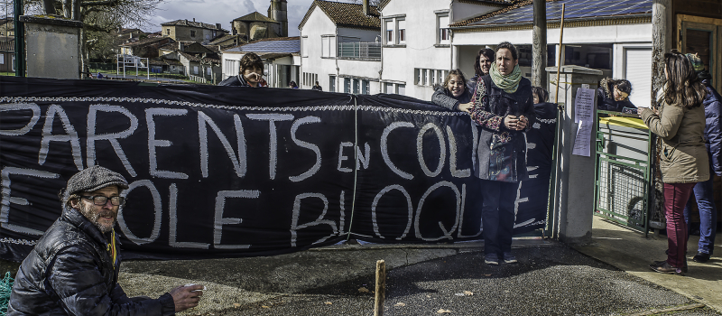 Les parents d'élèves continuent à bloquer l'école d'Aignan