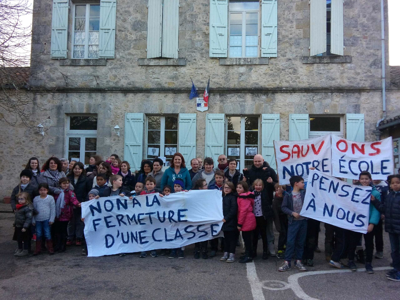 Le rassemblement a été un succès. L'organisation se met en place pour ne pas laisser passer cette proposition inacceptable et incompréhensible