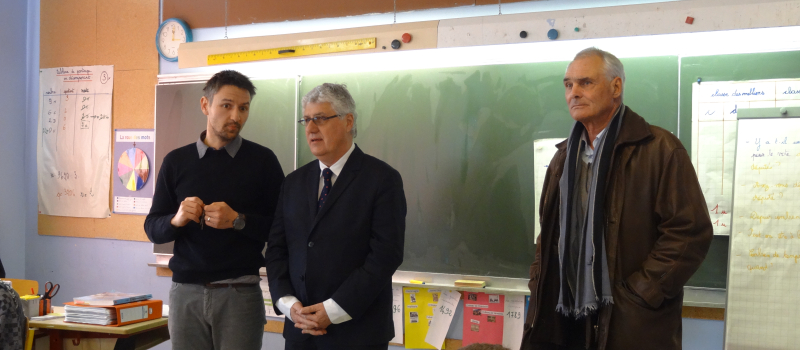 Venu apporter ses encouragements aux élèves sélectionnés pour la 21ème édition du Parlement des Enfants