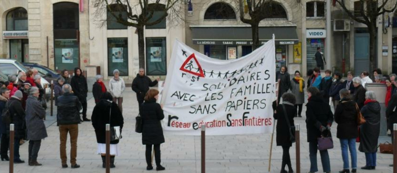 Un cercle silencieux pour soutenir les sans papiers