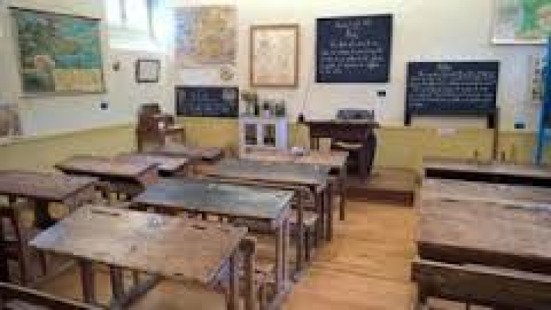 SAINT CLAR " le musée de l'école"