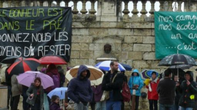 ECOLES : Elus  et parents d'élèves ont manifesté à Auch