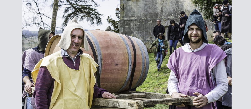 Saint Mont Vignoble en fête: on perce le tonneau