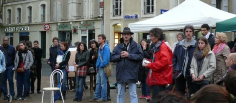 Quelques 200 personnes ont participé à Auch au mouvement Nuit Debout