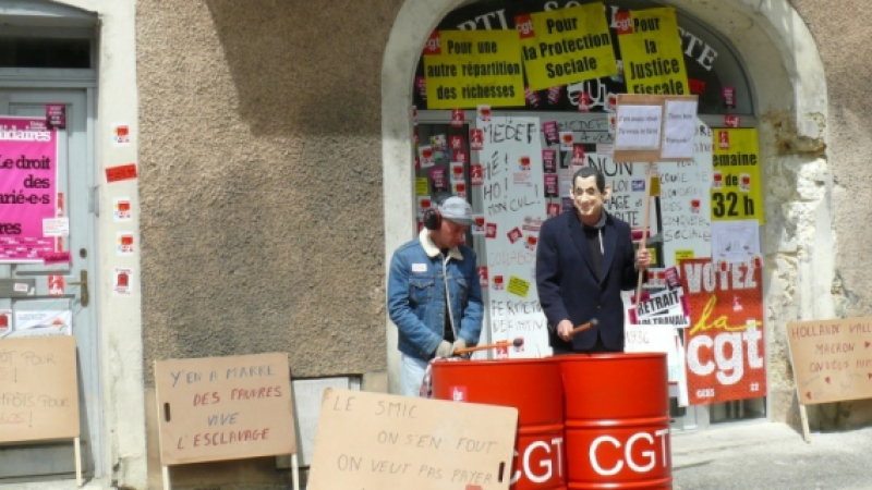 Une centaine de personnes pour dénoncer la loi Travail 