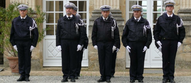 Un hommage a été rendu aux policiers morts pour la France