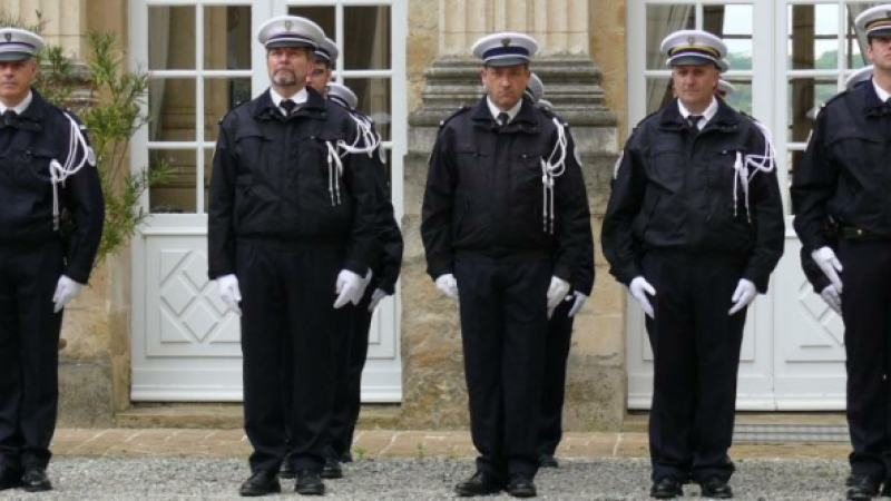 Un hommage a été rendu aux policiers morts pour la France
