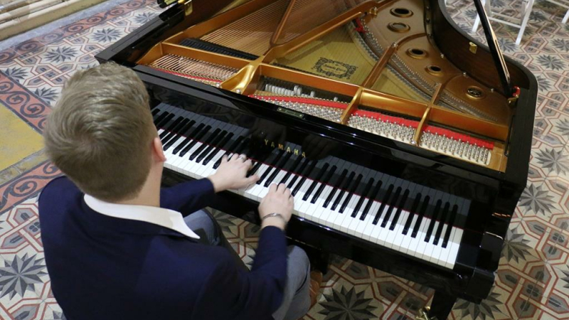 Apero concert à Memento :  piano solo et jazz moderne 