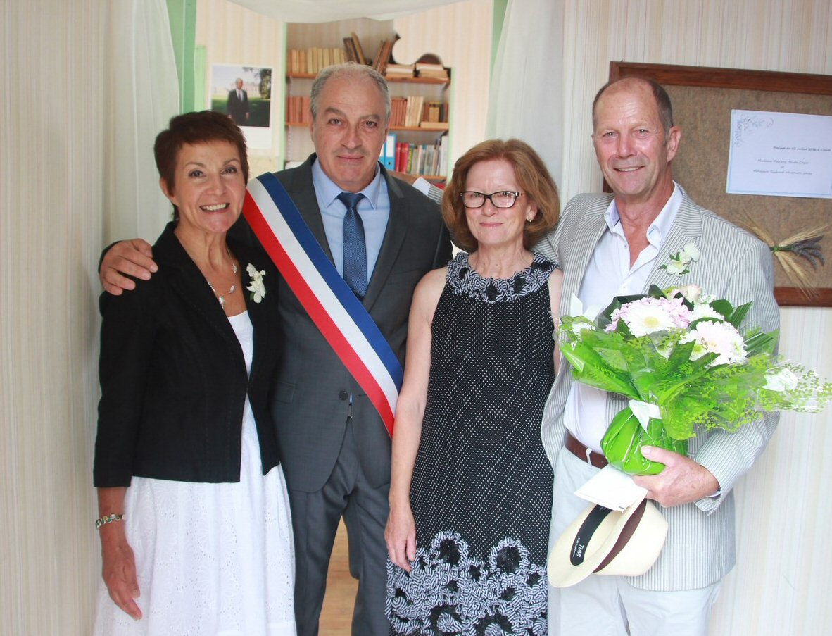 Heureux après la cérémonie ! 