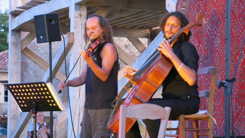 Un concert en plein air chargé d'émotion