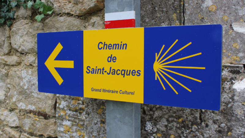 Abbaye de Flaran, halte Majeure sur les Chemins de Saint-Jacques! Qu’est devenu le panneau?