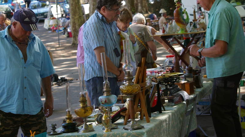 Vide grenier du club taurin dimanche matin