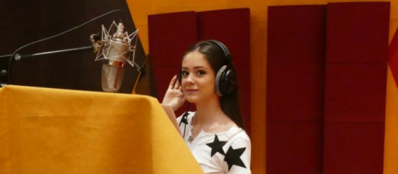 Un Gersoisvient de produire une jeune chanteuse Roumaine, Daria T
