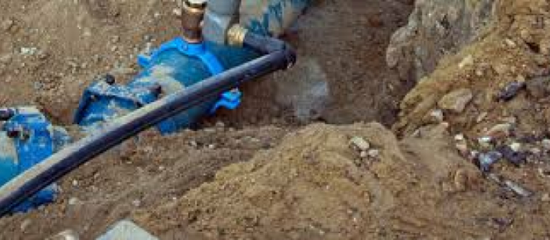 Jeudi 8 septembre à la halle Verdier d'Auch rencontre-débat sur la gestion de l'eau potable avec Thierry Uso