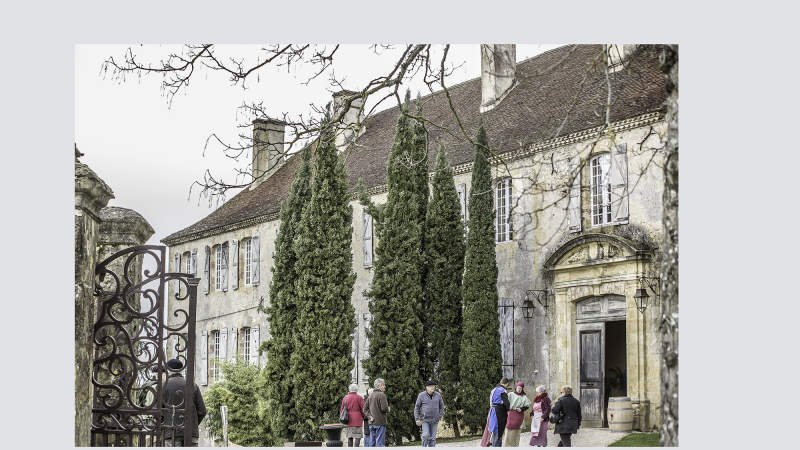 Saint-Mont – Acheter du vin pour la réfection du toit de l’église