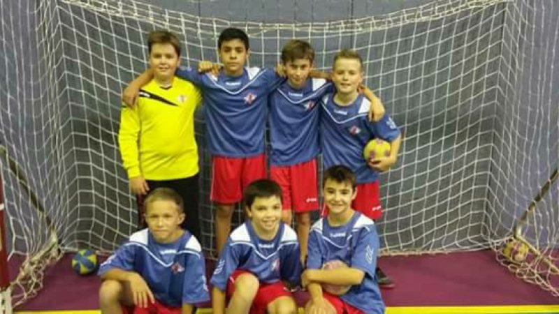 Condom handball ne baisse pas les bras
