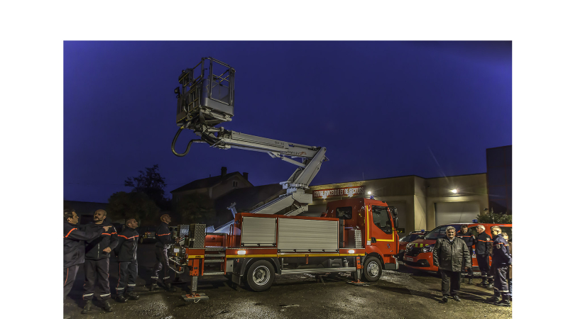 Nogaro – Les sapeurs-pompiers reçoivent un bras élévateur