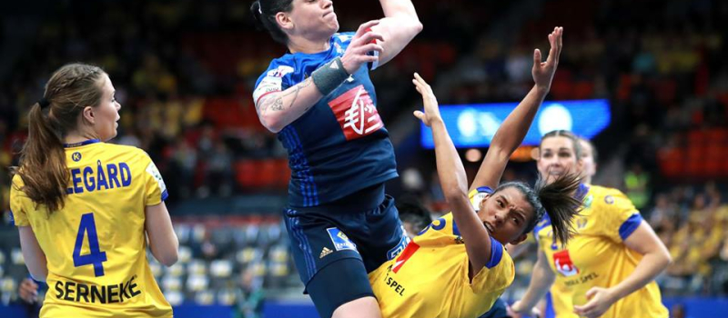 HANDBALL:  les Bleues se sont imposées face à la  Suède (19-21)