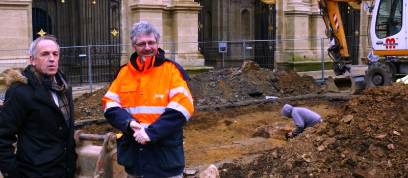Les sondages archéologiques du parvis de la cathédrale d'Auch révèlent une surprise