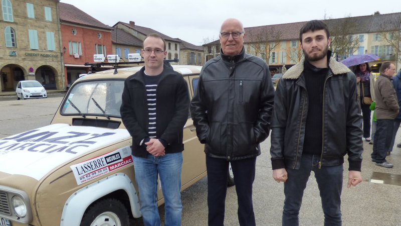 Avant le départ du 20e  4 L trophy des Sables