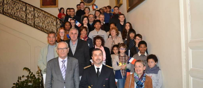 Cérémonie de remise des décrets de nationalisation