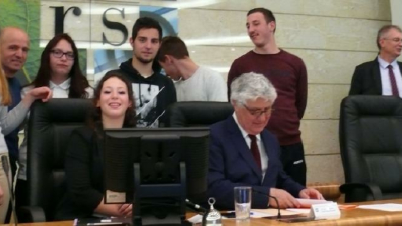 Les élèves du lycée agricole de Mirande mis à l'honneur au Conseil Départemental, ainsi que la vache de race mirandaise