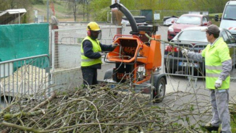 Pavie Sictom Centre : De l'utilité d'une démonstration de broyage de branchages