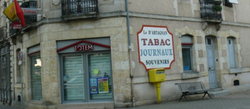 Auch : Le braqueur victime d'une bombe contre les frelons, Lectoure : Un cycliste se tue à vélo
