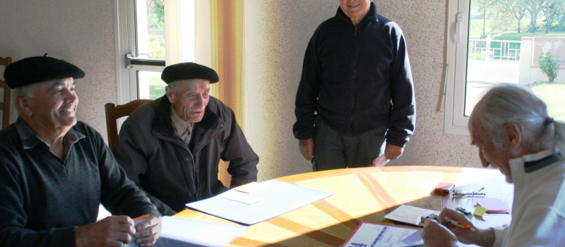 Estampes, Les propriétaires forestiers en assemblée.