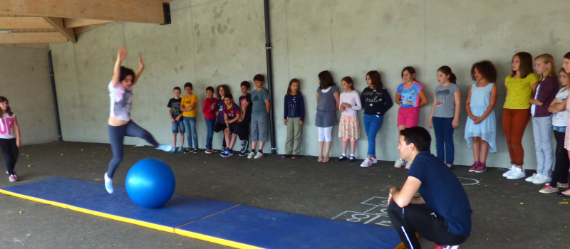 Marciac La course landaise  à l'école élémentaire