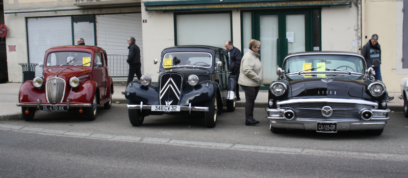 Des automobiles d'époque