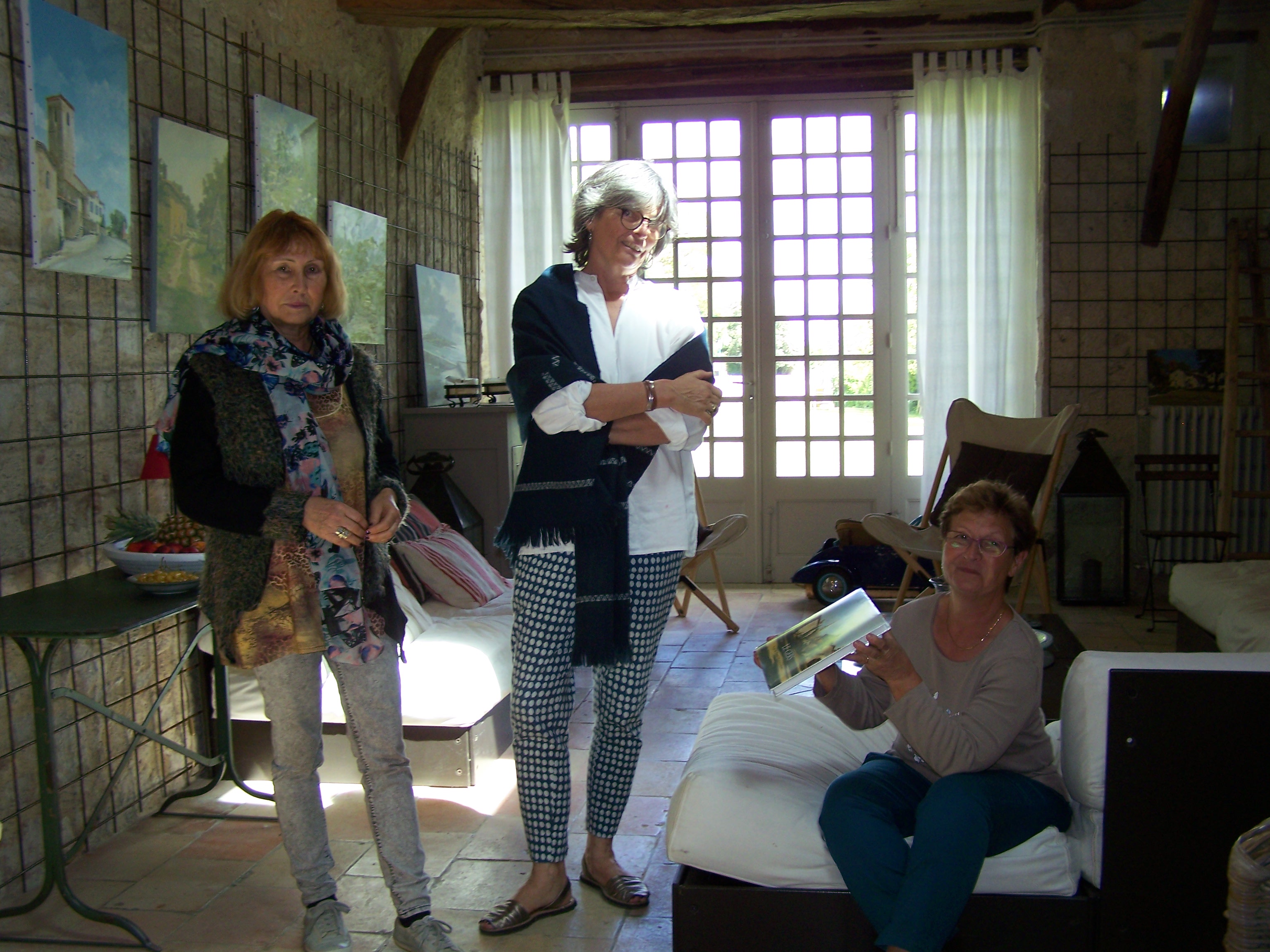 Giséla Salvioni ( au centre) entourée à droite de Simone Aeberhard et Rose-Marie Richard