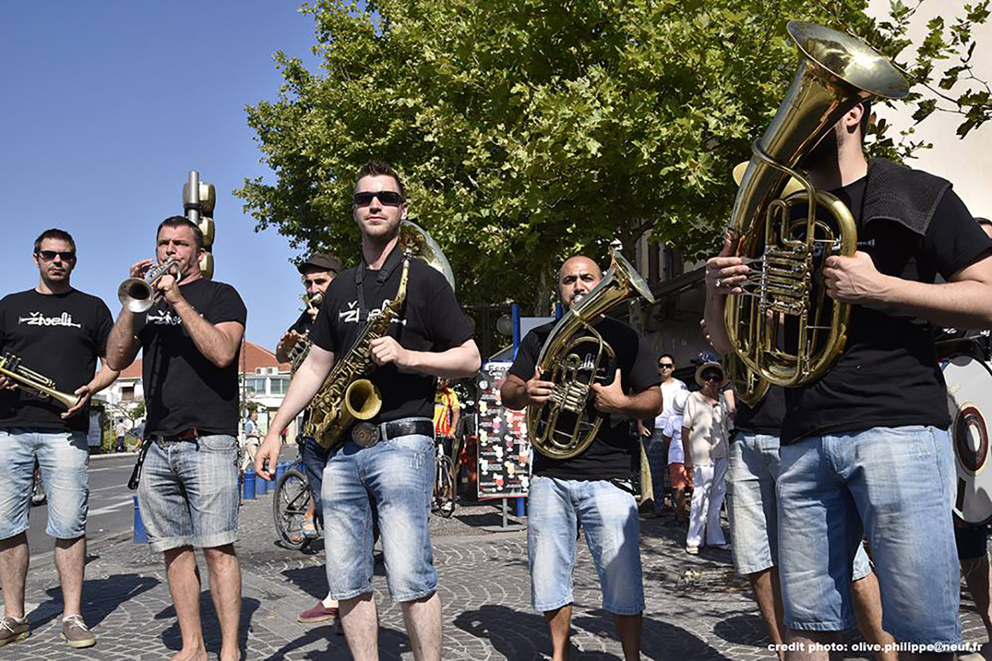 La fanfare Ziveli animera le concert 