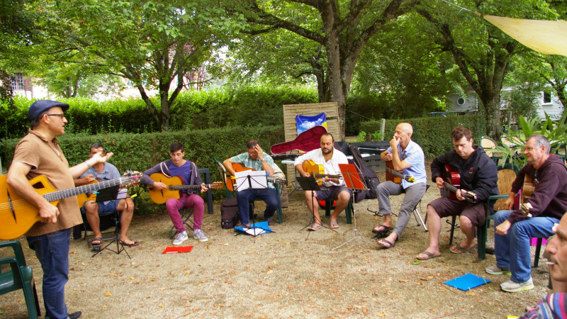 Un premier stage de "Jazz Manouche" au camping